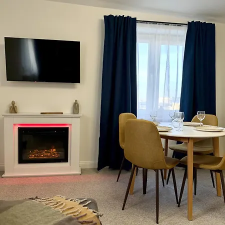 Winter 2-bedroom With View דירה
