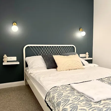 Winter 2-bedroom With View דירה