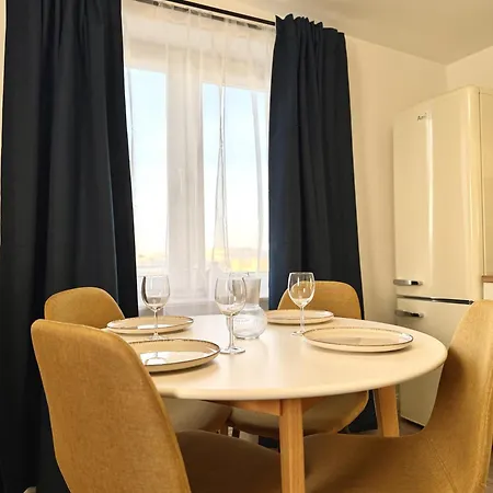 Winter 2-bedroom With View דירה *