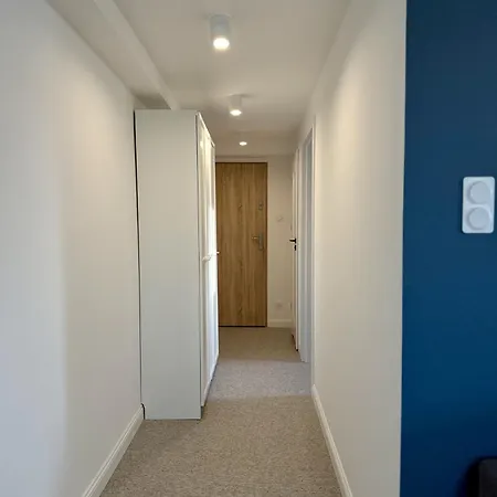 Winter 2-bedroom With View דירה *