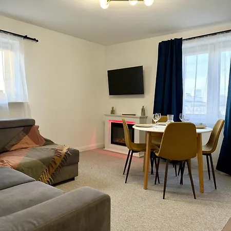 Winter 2-bedroom With View דירה *