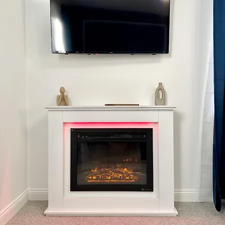 Winter 2-bedroom With View *